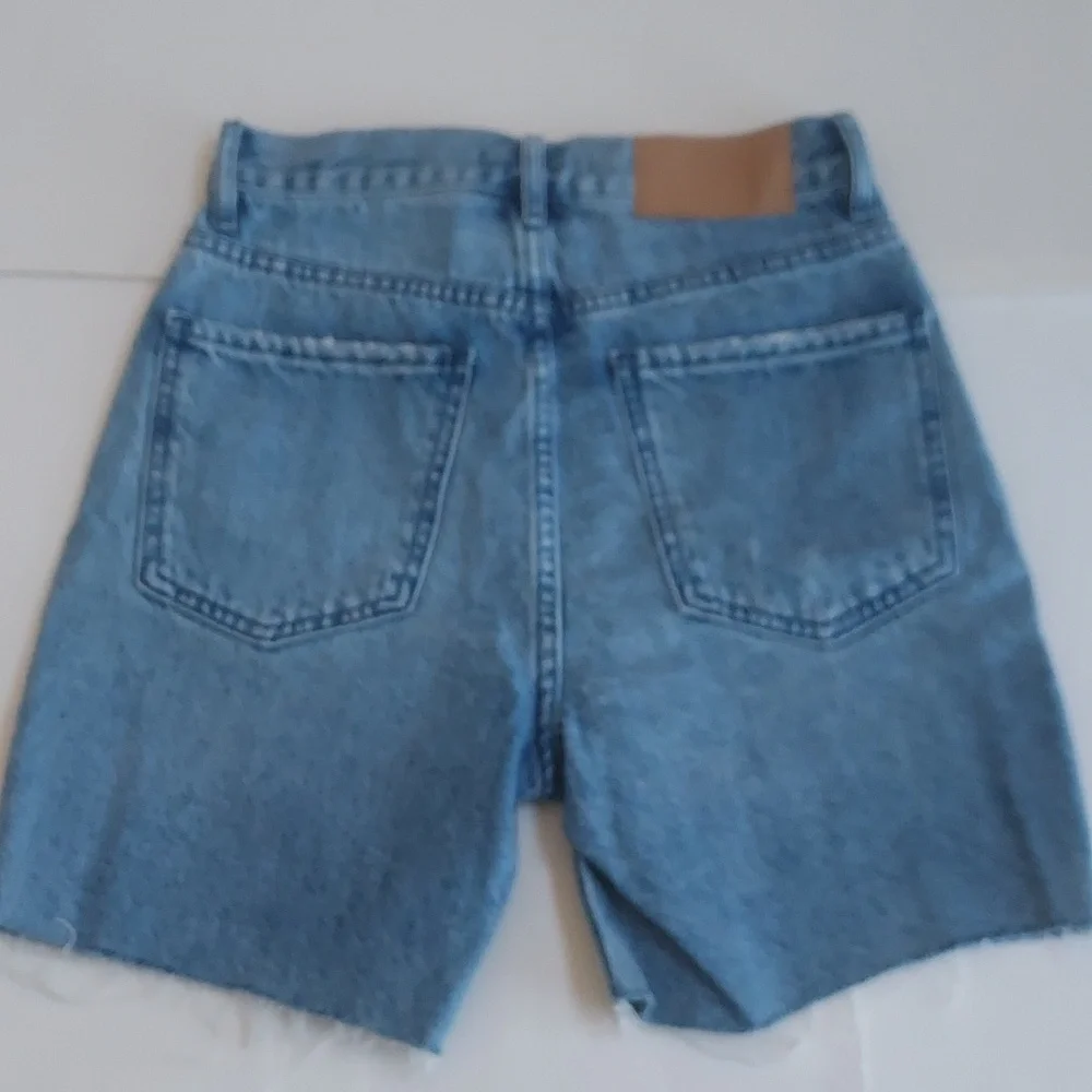Ladies Pacsun Blue Denim Distressed Button Fly 5.5" Inseam Dad Shorts Size 24 - Picture 7 of 7
